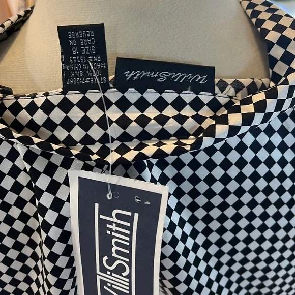 Willi Smith 100% Silk Blouse Black and White Diamond pattern Size 16 - Picture 7 of 7